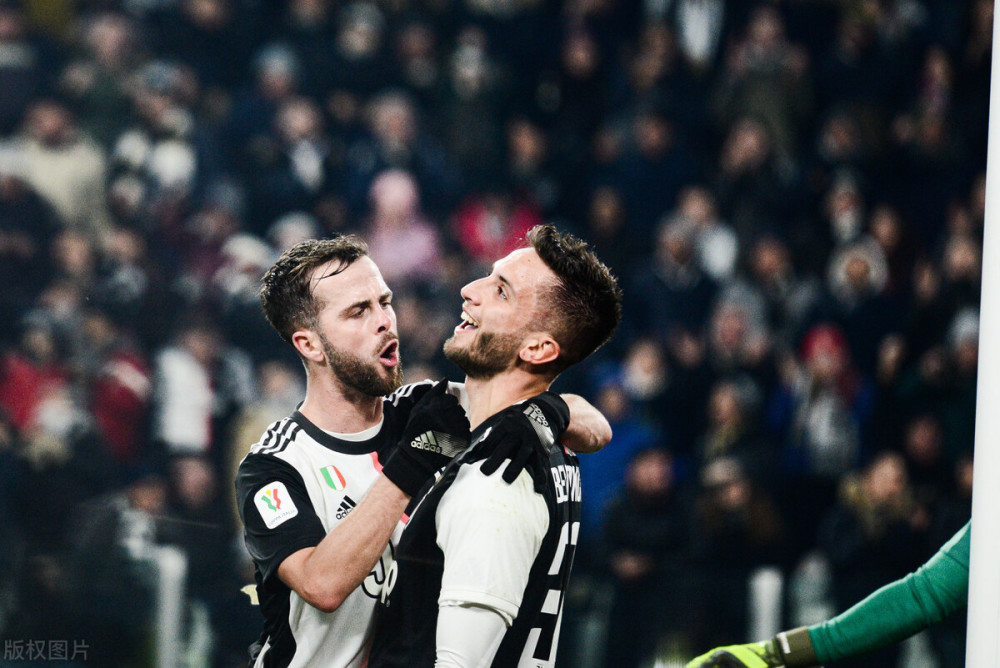 而激烈对立 而激烈对立